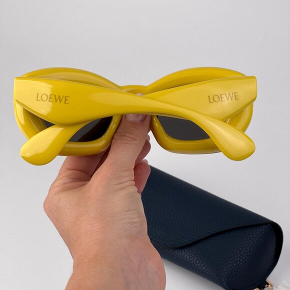 Loewe INFLATED Sunglasses – Yellow Frame with Grey Lenses | Model LW40117I 39A - Picture 3 of 13